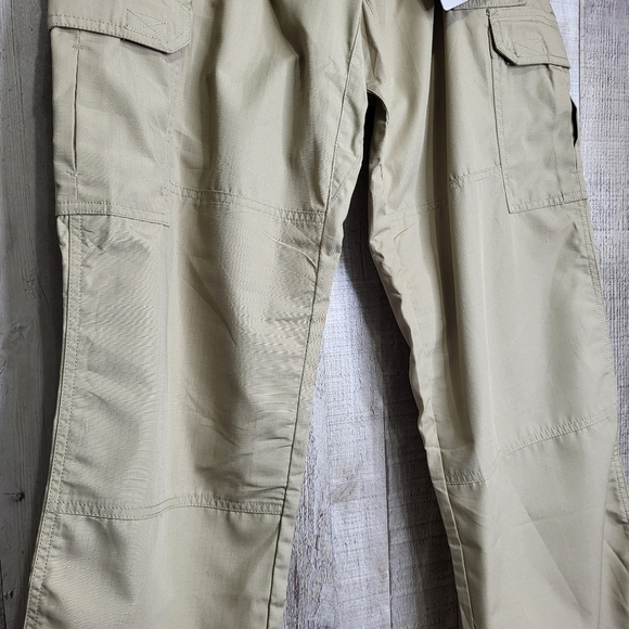 5.11 Tactical Tan Cargo Pants Relaxed Fit - Picture 3 of 15